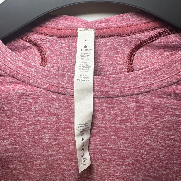 Lululemon long sleeve top with thumb holes and back zipper pocket - Picture 4 of 4